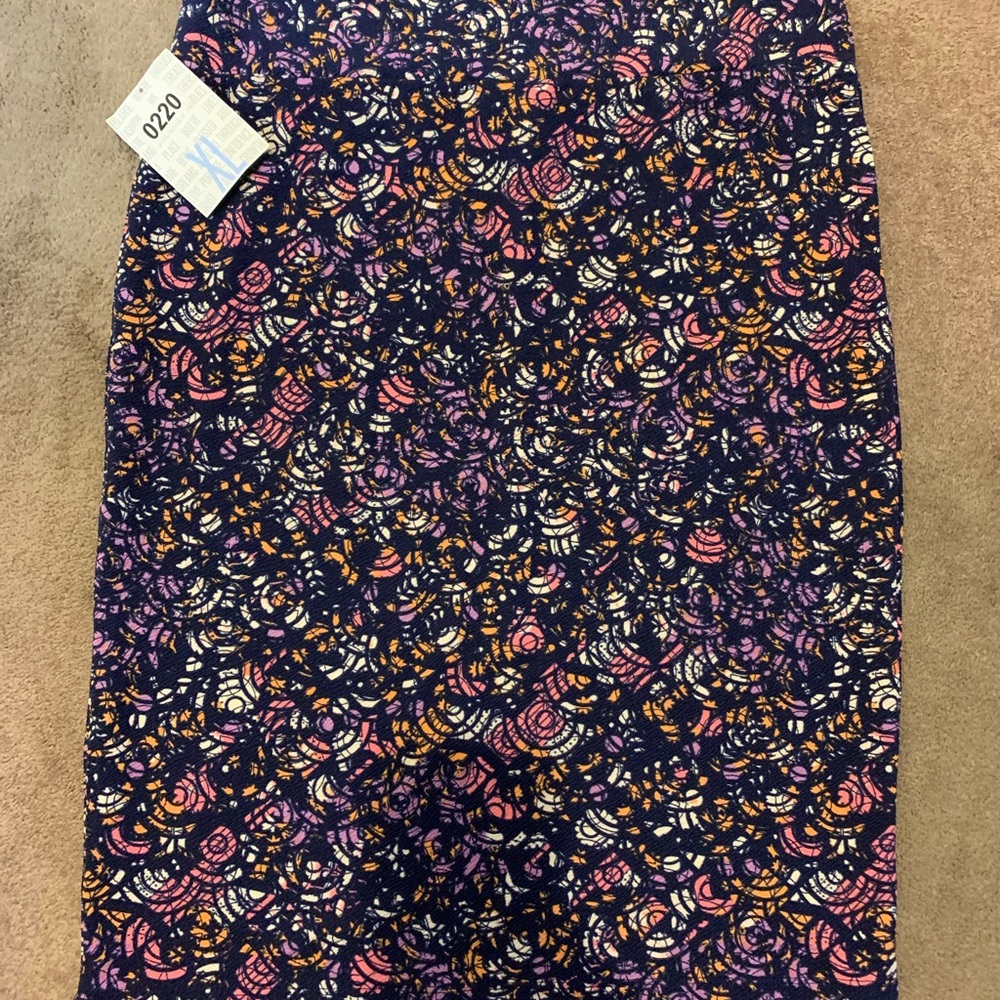 Lula Roe - Picture 4 of 8